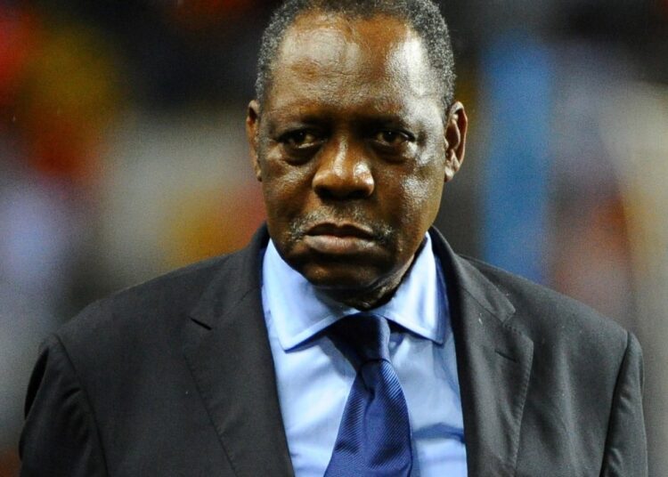 Issa Hayatou nommé membre honoraire du CIO