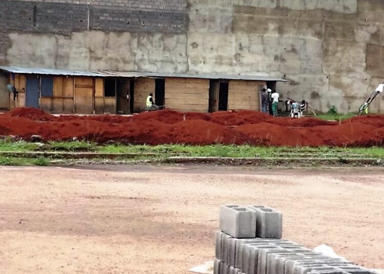 Bamenda: trois mois après, encore et toujours les pelles et les pioches