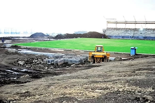 Stade annexe N°2: En attendant les salaires, le gouvernement calme le jeu