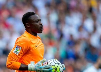 Lions Indomptables : Carlos Kameni tacle Broos