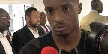 Les Lions au chevet de Rigobert Song