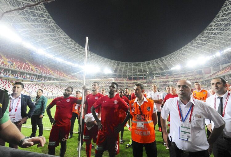 Samuel Eto’o parie 100 000 euros avec un fan ?