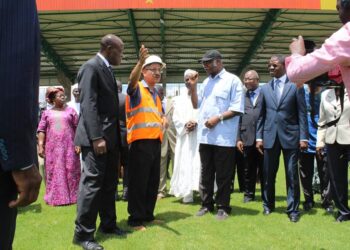 Infrastructures sportives: Philémon Yang sur les chantiers de Yaoundé