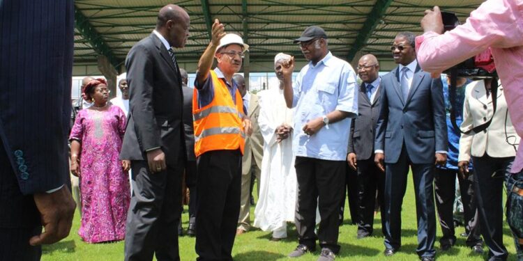 Infrastructures sportives: Philémon Yang sur les chantiers de Yaoundé