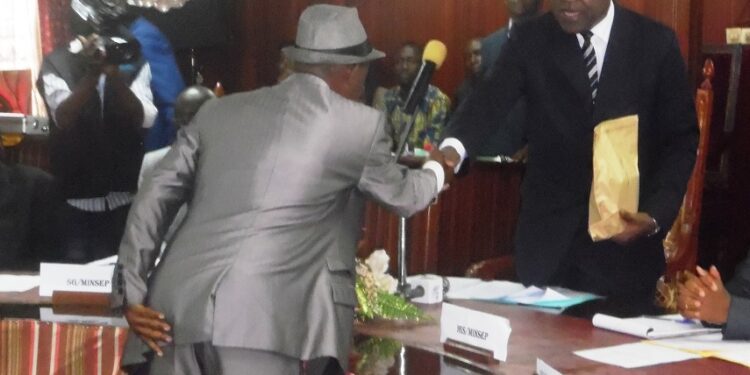 CDC : Paul Biya offre 20 millions de Fcfa aux finalistes