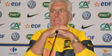 Lions Indomptables : Hugo Bross face à la presse