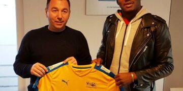 Djemba-Djemba signe à Vallorbe-Ballaigues