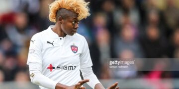 C1 : Gaëlle Enganamouit ouvre son compteur