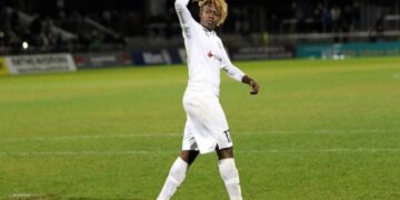 C1 : Enganamouit marque 2 buts en 1 minute