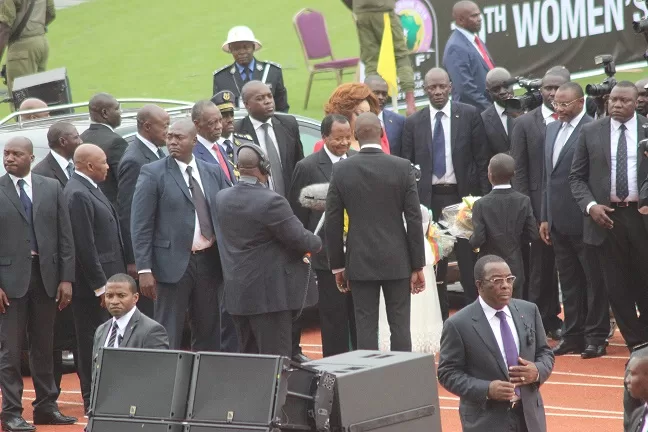 Fausse note : Quand la sonorisation lâche Paul Biya