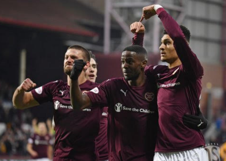 Ecosse : Arnaud Djoum double passeur