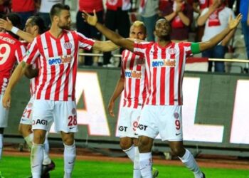 Turquie : Eto’o double, Antalyaspor tient tête au leader