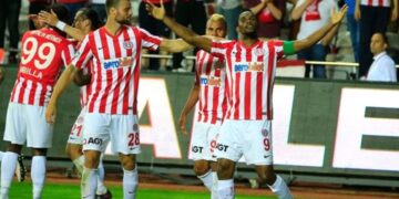 Turquie : Eto’o double, Antalyaspor tient tête au leader