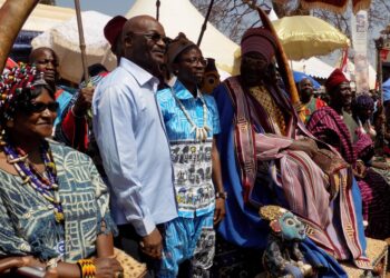 Mbombo Njoya rend hommage à Nchout Adjara