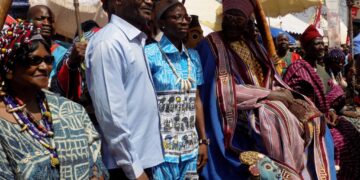 Mbombo Njoya rend hommage à Nchout Adjara