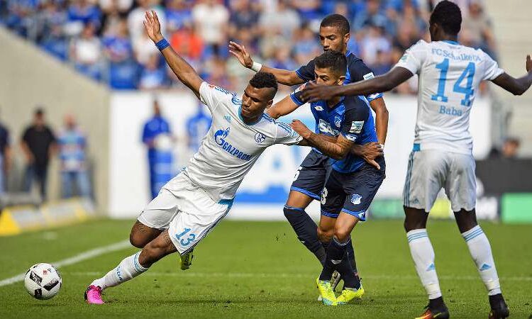 Allemagne : Matip en couleur, Choupo en noir et blanc