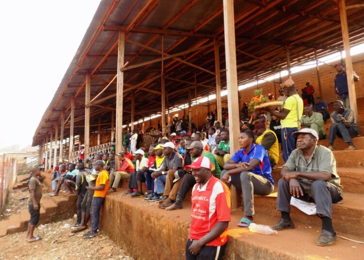Bafoussam: Le public déserte le stade Omnisports pour Bamendzi