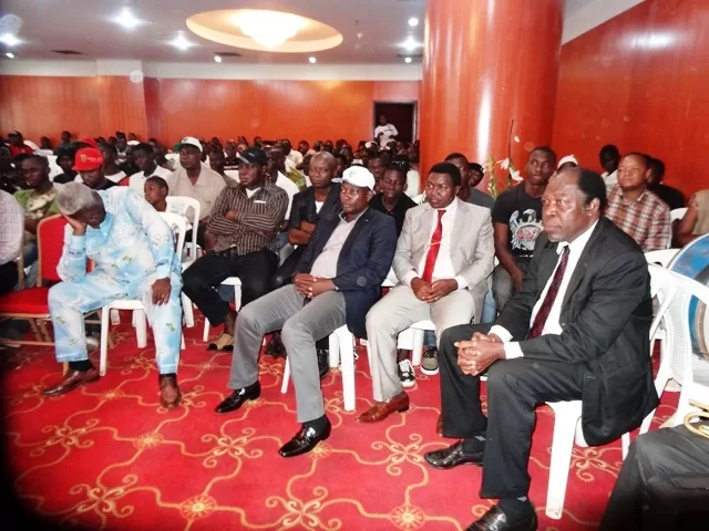 Onambélé Zibi-Essomba Many : la guerre des clans