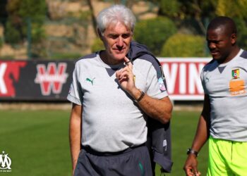 Quand Broos envoie ses joueurs à la vindicte populaire