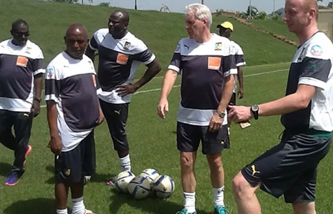 Broos, sorcier blanc dans une tanière de marabouts ?