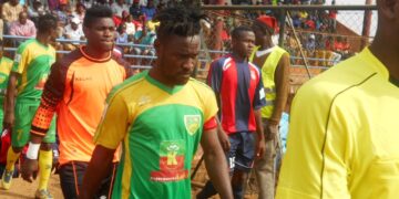 102 entraineurs autorisés à officier