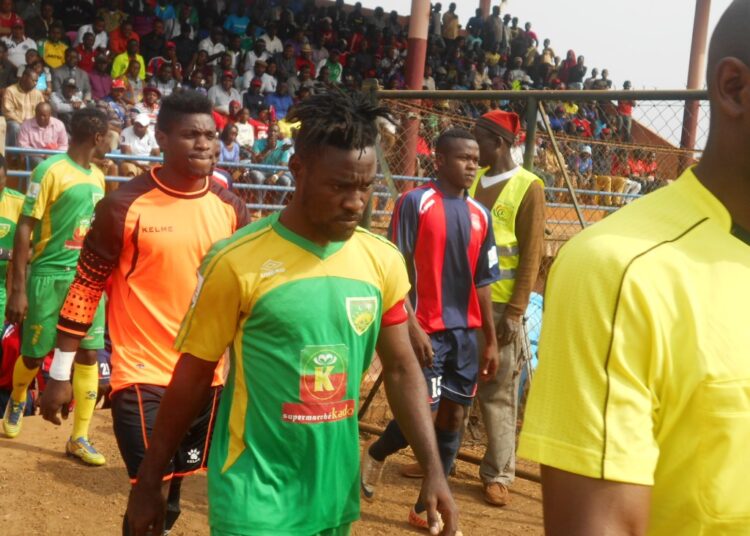 102 entraineurs autorisés à officier