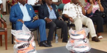 Tombi A Roko remet près de 2 300 ballons aux clubs