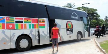 Libreville: #LeToli s&rsquo;en prend à Roger Milla. Qu&rsquo;en pensez-vous?