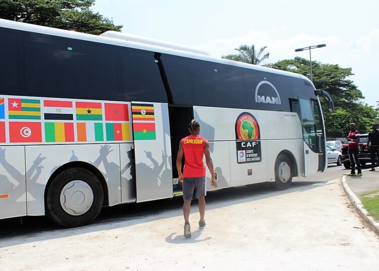 Libreville: #LeToli s’en prend à Roger Milla. Qu’en pensez-vous?