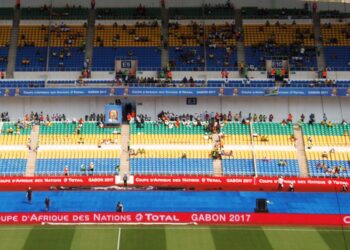 Libreville : les fans désertent le stade, des stewards limogés