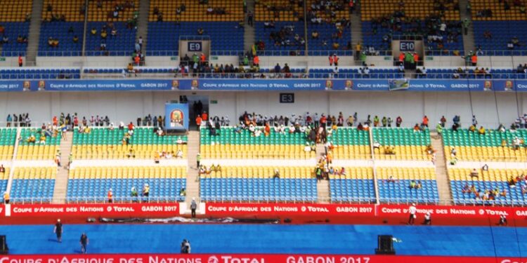 Libreville : les fans désertent le stade, des stewards limogés
