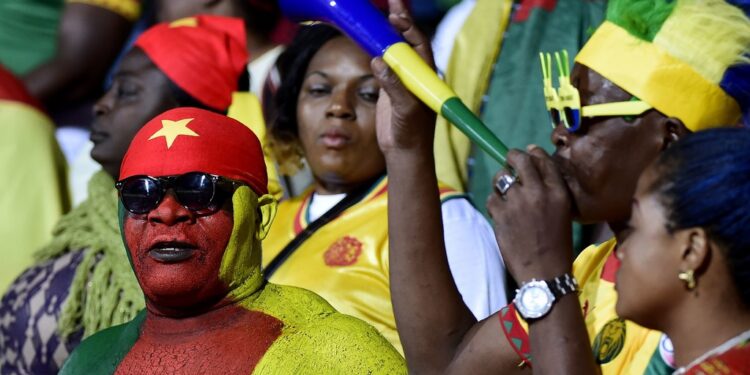 Le Cameroun gagne, Douala éleve  Ondoa en « sauveur »