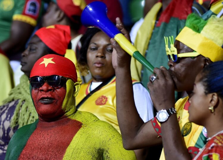 Le Cameroun gagne, Douala éleve  Ondoa en « sauveur »