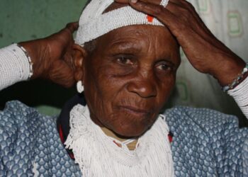 #LeToli: La « magicienne » Sud-africaine Soothsayer prédit que…