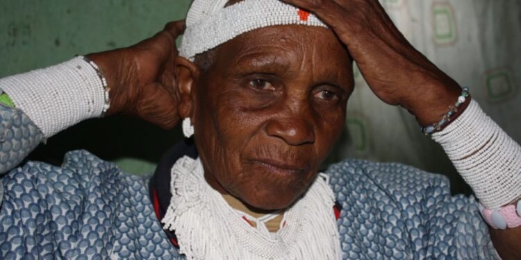 #LeToli: La « magicienne » Sud-africaine Soothsayer prédit que…