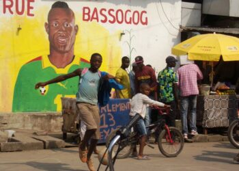 Christian Bassogog érigé en héros à Douala