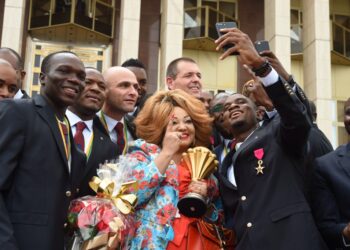 Festivités des Champions d&rsquo;Afrique: Selfies, Chantal Biya, première fan des Lions