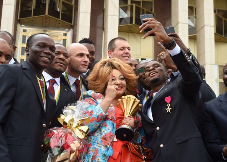 Festivités des Champions d&rsquo;Afrique: Selfies, Chantal Biya, première fan des Lions