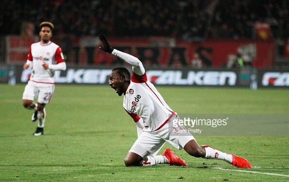 Allemagne : Zoua buteur et passeur, Kom voit rouge