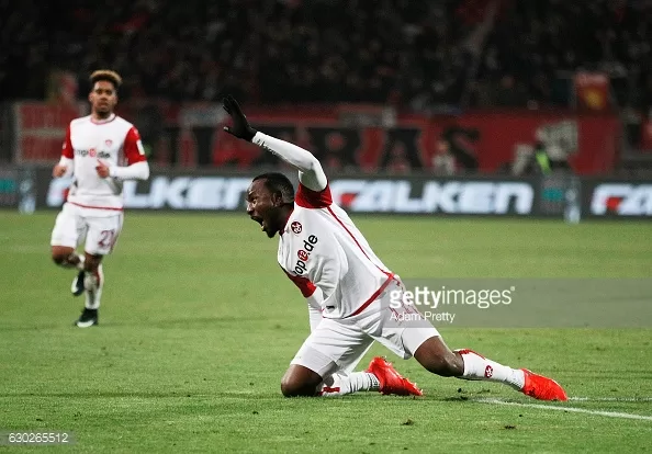 Allemagne : Zoua buteur et passeur, Kom voit rouge