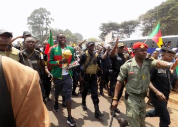 Tournée du trophée à Bafoussam avec deux Lions
