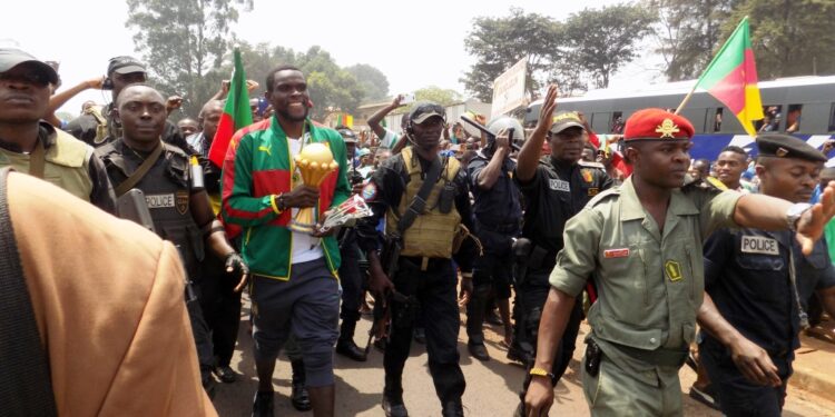 Tournée du trophée à Bafoussam avec deux Lions