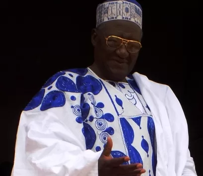 Le Sultan Njoya rend hommage aux Lions