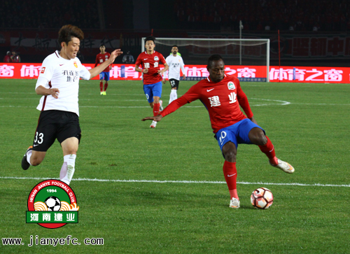 Chine: premier match pour Christian Bassogog