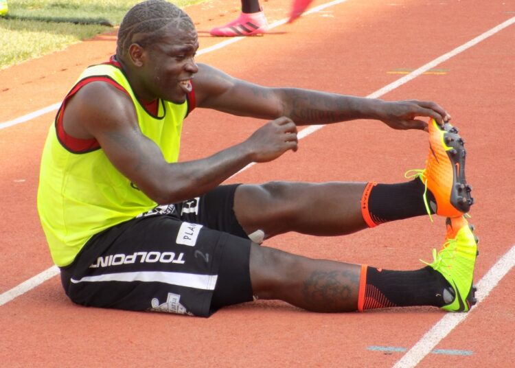 Charley Fomen signe à Feutcheu FC