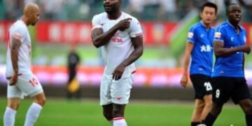 Chine : Yves Ekwalla en noir et blanc