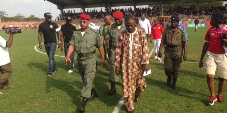 Onambélé Zibi et Essomba Mani prennent en otage le stade militaire