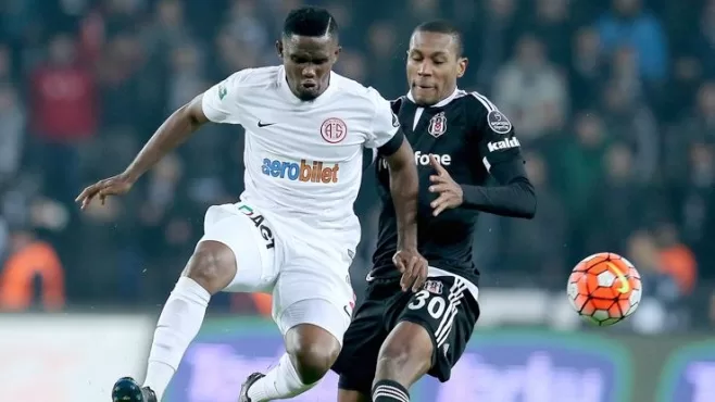 Wébo double, Aboubakar voit rouge, mais bloque Eto’o