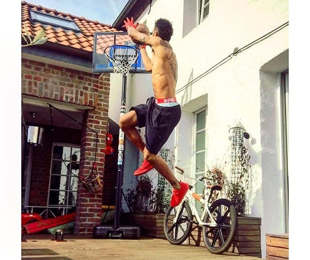 WTF: Le foot-tennis de Choupo-Moting