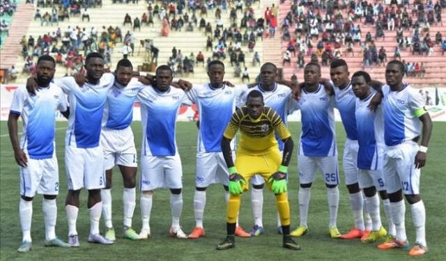 Lion blessé et Apejes de Mfou sur la pelouse des incertitudes
